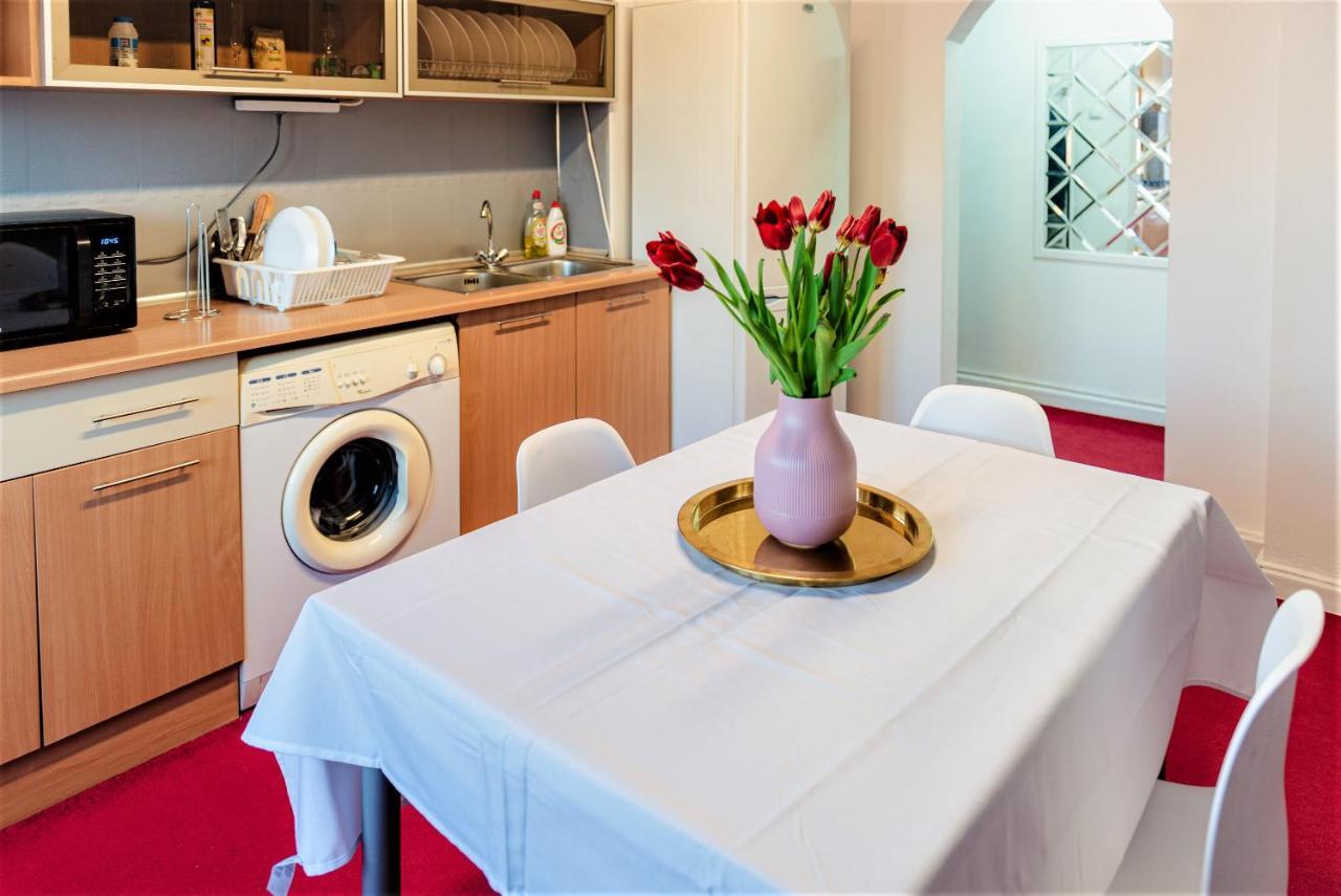 Parliament Marriott Unirii Square 5 Bedrooms Luxury Apartment Old Town ブカレスト エクステリア 写真